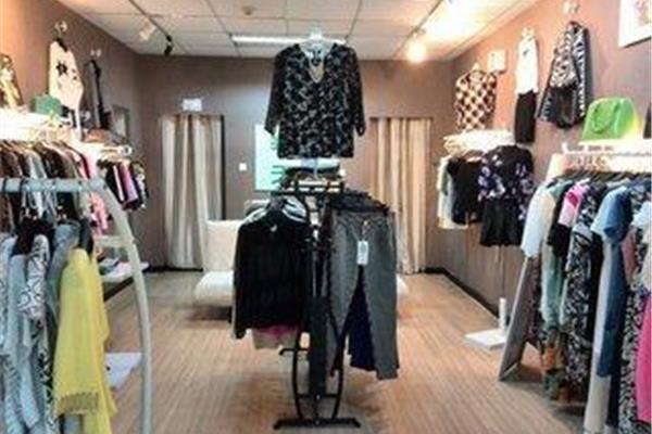 离我最近的服装店