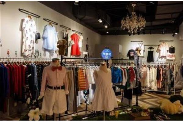 离我最近的服装店