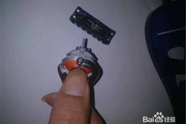 剃须刀怎么换刀片