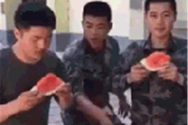 看谁吃的快