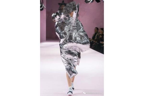 未来的衣服