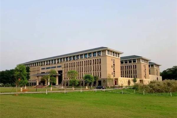 广州财经大学