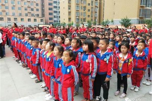 小学生升旗仪式