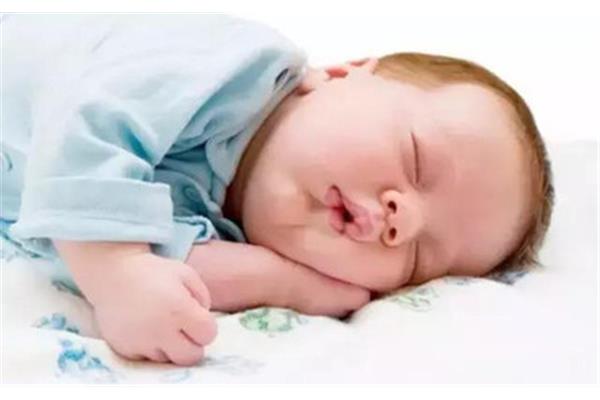 婴儿睡眠少