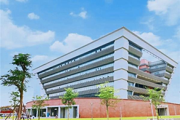 广州财经大学