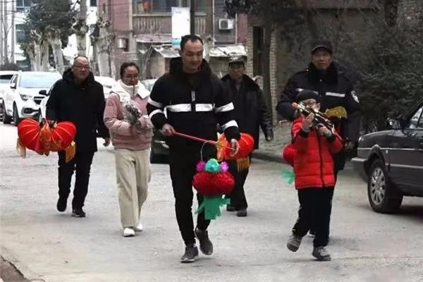 歇后语外甥打灯笼