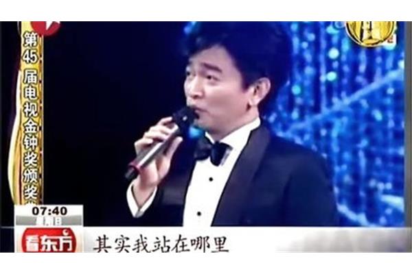 东方站在哪里