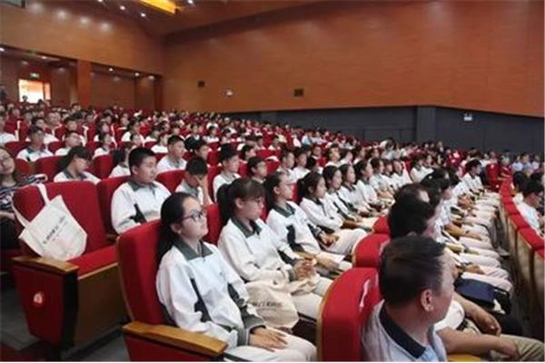 天津北师大附中