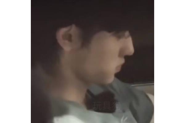 怎么会忘了情