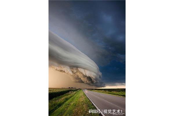 波谲云诡的意思