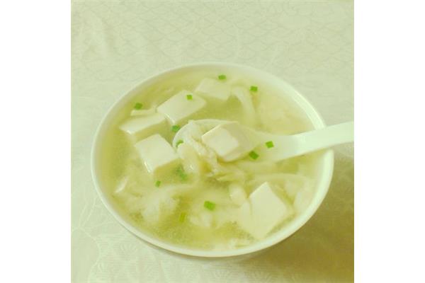 平菇豆腐汤的做法