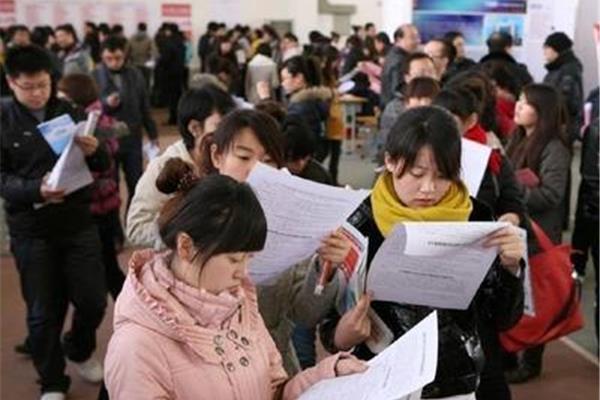 大学生打工