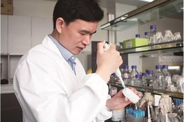 生物学博士