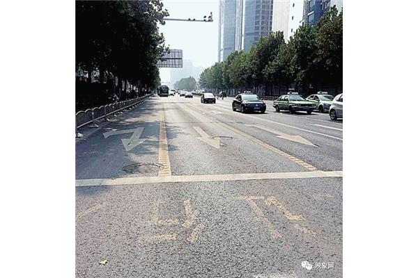 公交车道限行时间