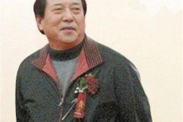 张铁生简介