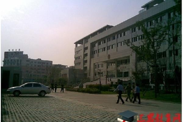 四川行政学院