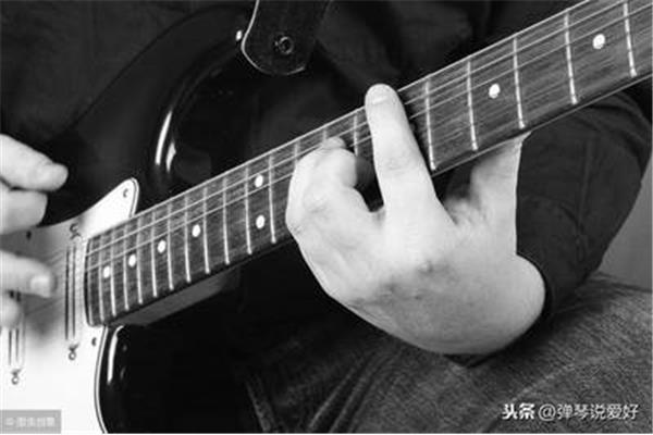 吉他左手正确姿势
