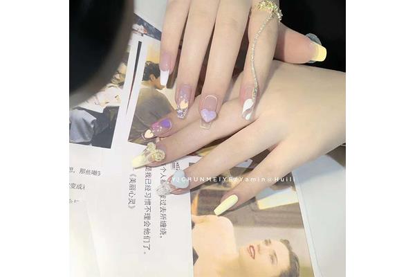 化妆培训班费用