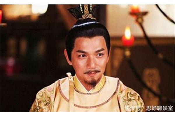 抛头露面的意思