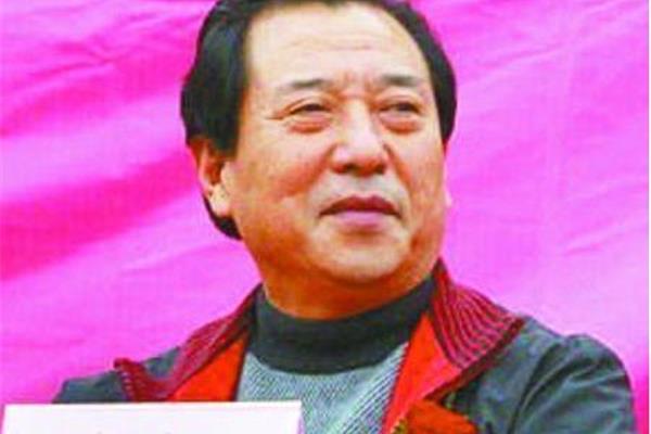 张铁生简介
