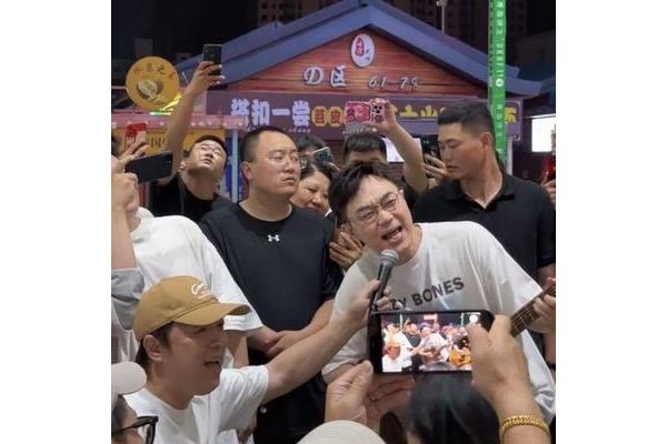 离我最近的夜市街