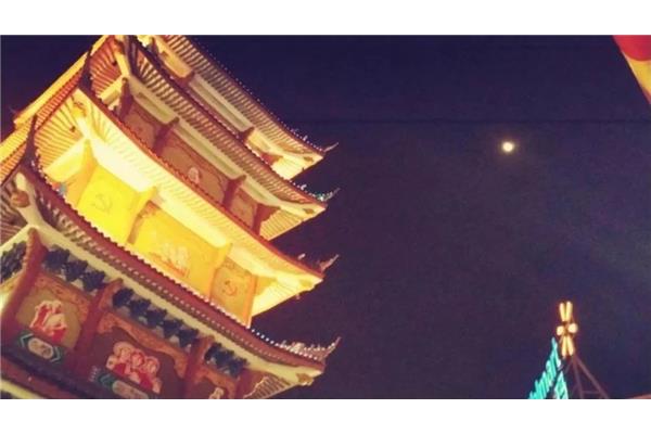 离我最近的夜市街