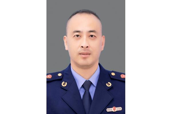 四级主任科员