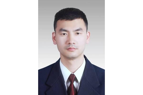 四级主任科员