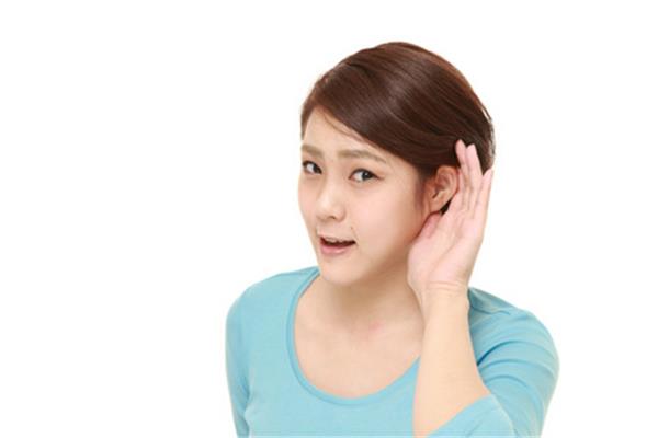 耳背后面一搓就臭