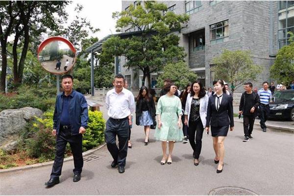 关上实验学校