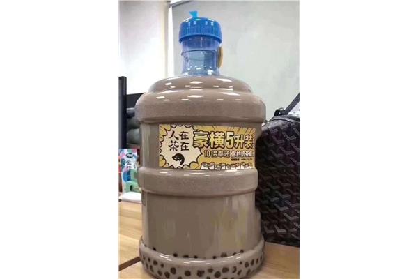 秋天第一杯奶茶
