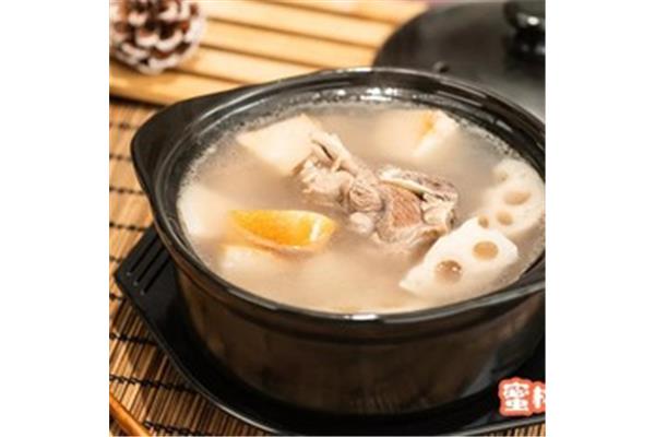 骨头炖藕的做法