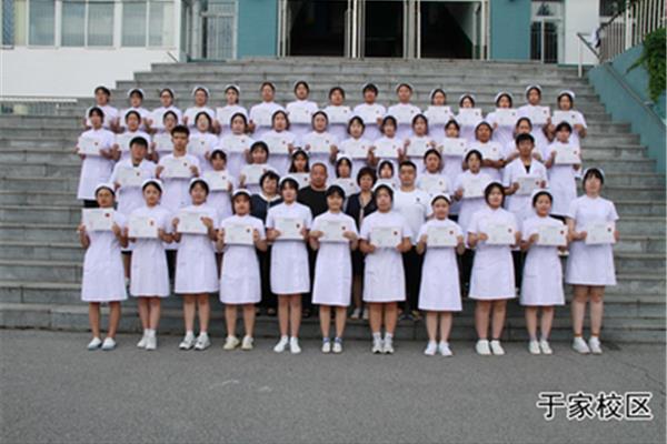 丹东市中医药学校