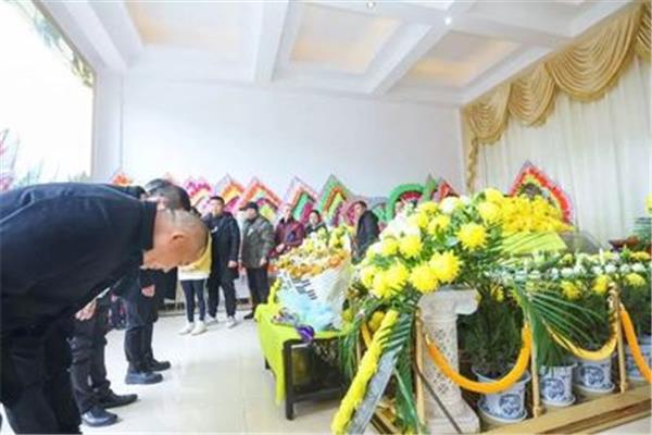 丧事家属答谢词