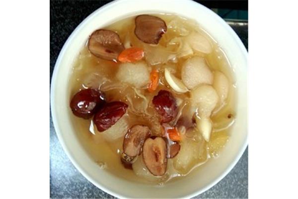 雪梨银耳汤