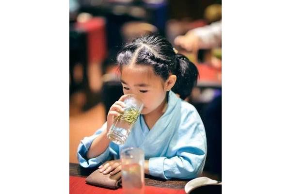 小孩子能喝茶吗