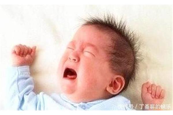 宝宝睡着突然大哭
