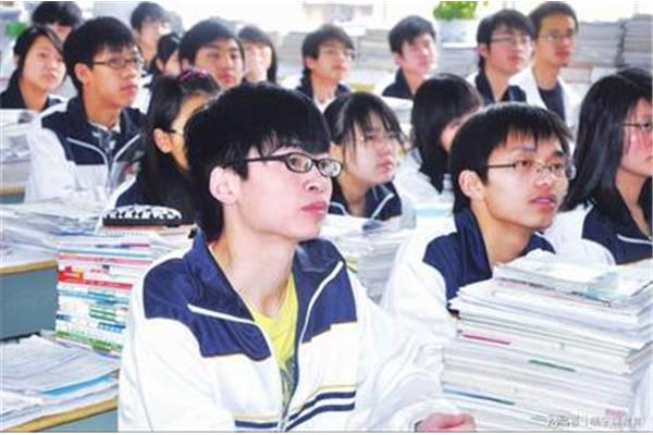 高中是义务教育吗