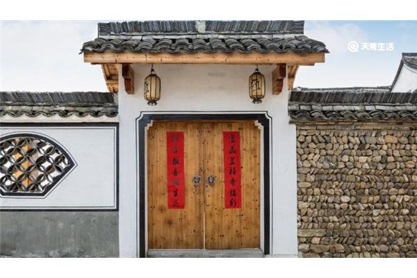 大门对联怎么贴