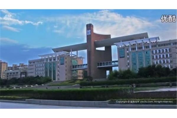 东北政法大学