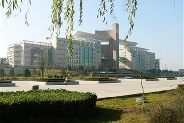 东北政法大学