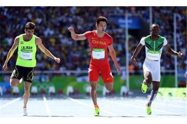 200米怎么跑
