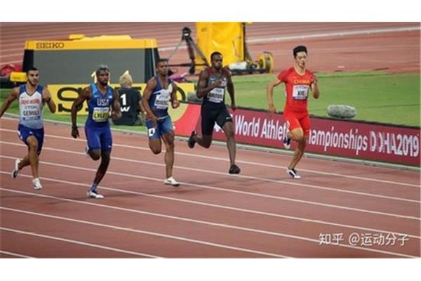 200米怎么跑