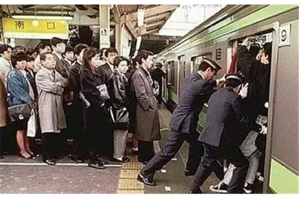 人多怎么形容