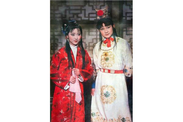 贾宝玉人物特点