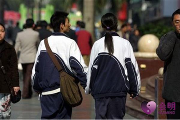 初中生早恋怎么办