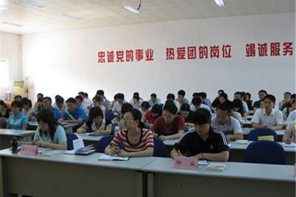 青少年工作与管理
