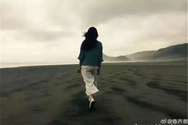沙滩怎么形容