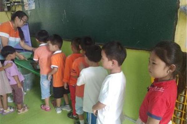 幼儿园实习