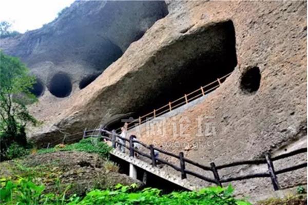 大别山石窟